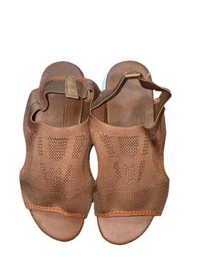 Women’s Brown Breathable Slingback Sandals Stretch Fit Size 9.5 Cute & Comfy